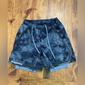 Men's size small Lululemon lined shorts